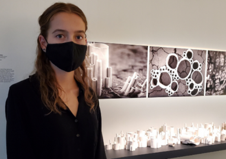 Av԰ alumni Hannah Stanley with her exhibited artwork